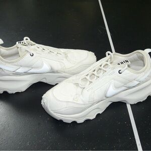 Nike TC 7900 Off-White Women’s Sneakers